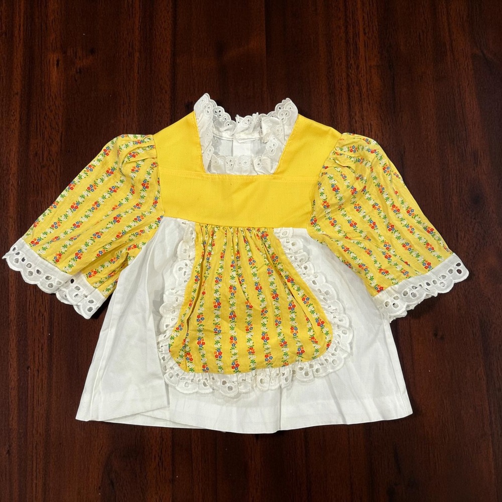 Vtg 1970s Sears Winnie the Pooh Perma Prest Yellow Floral Eyelet Pinafore Top 5